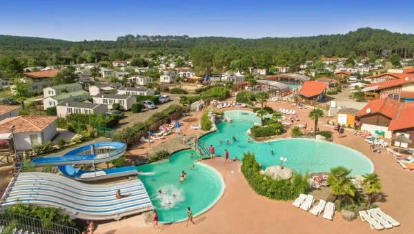 Camping 5* Tohapi Les Vignes toboggans