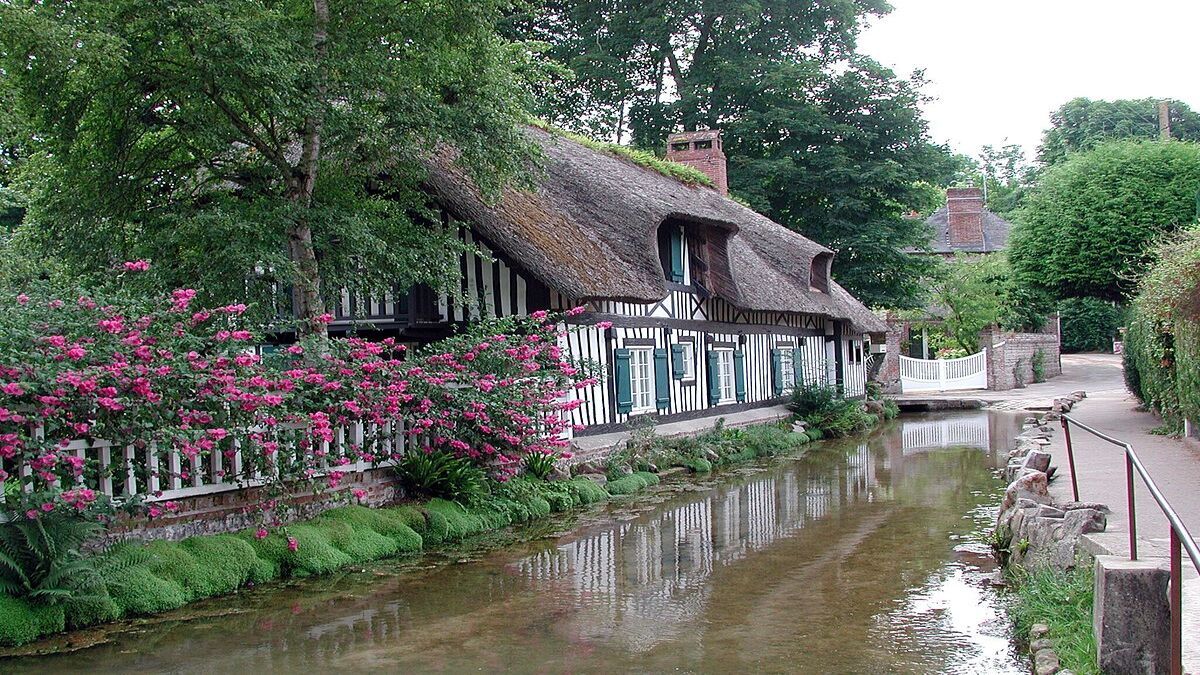 La Seine-Maritime révèle un plus beau village de France normand, avec ...