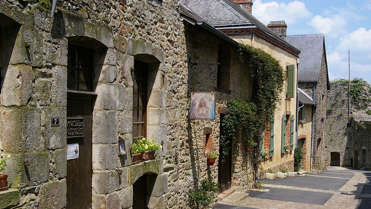 Document Ancien 1536 – Partage D'Héritage En Mayenne (Edin, Beau, Galleton, Regnault, Boullay, Desprez)